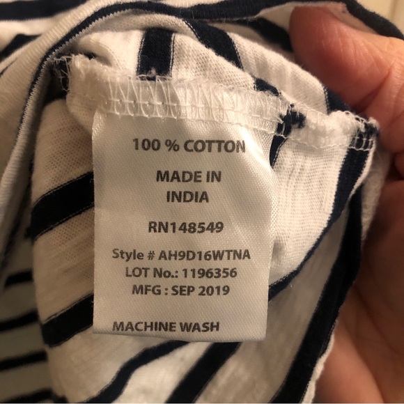 SZ small.  Mens.  Striped long sleeve Cotten tee (Henley)  buttons. - Picture 5 of 8